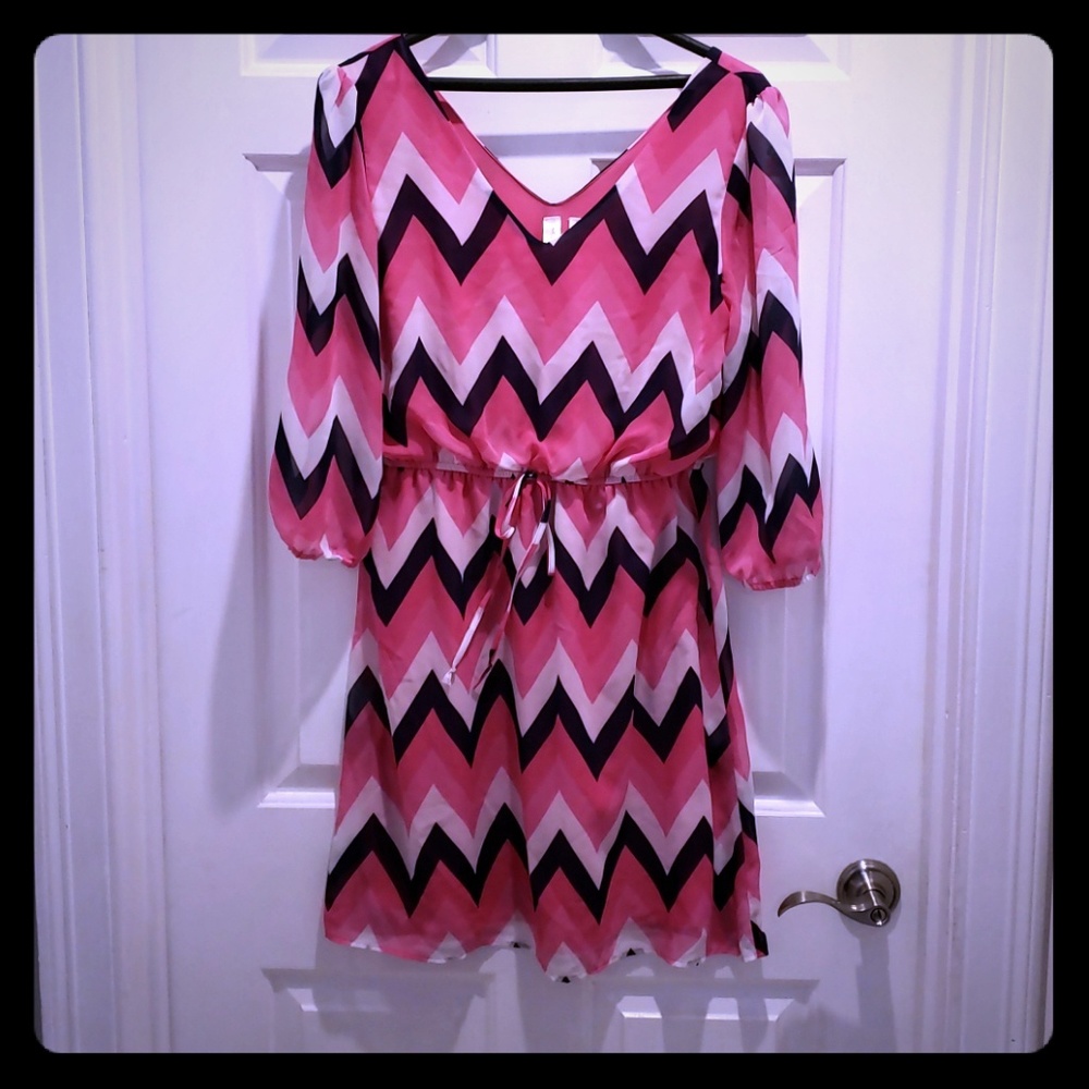 Lantern sleeve chevron stripe dress